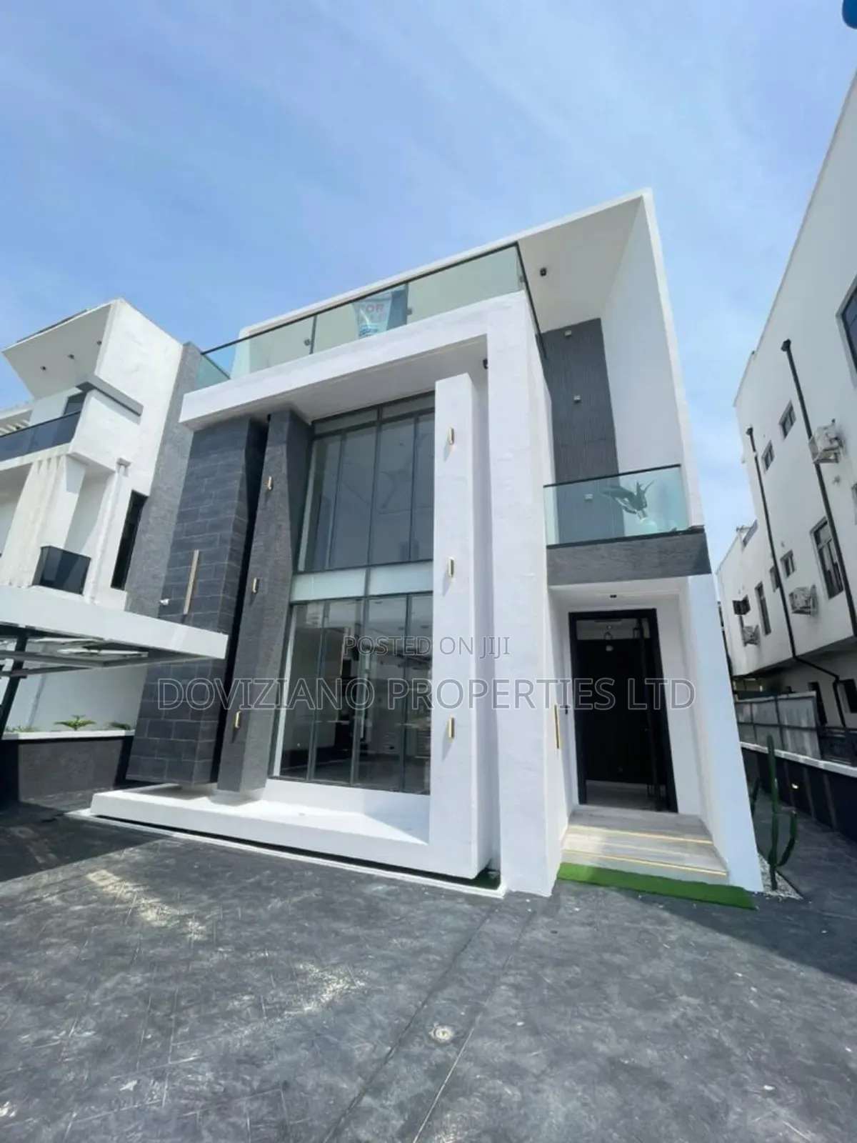 5bdrm Duplex in Ikota for sale in Ikota