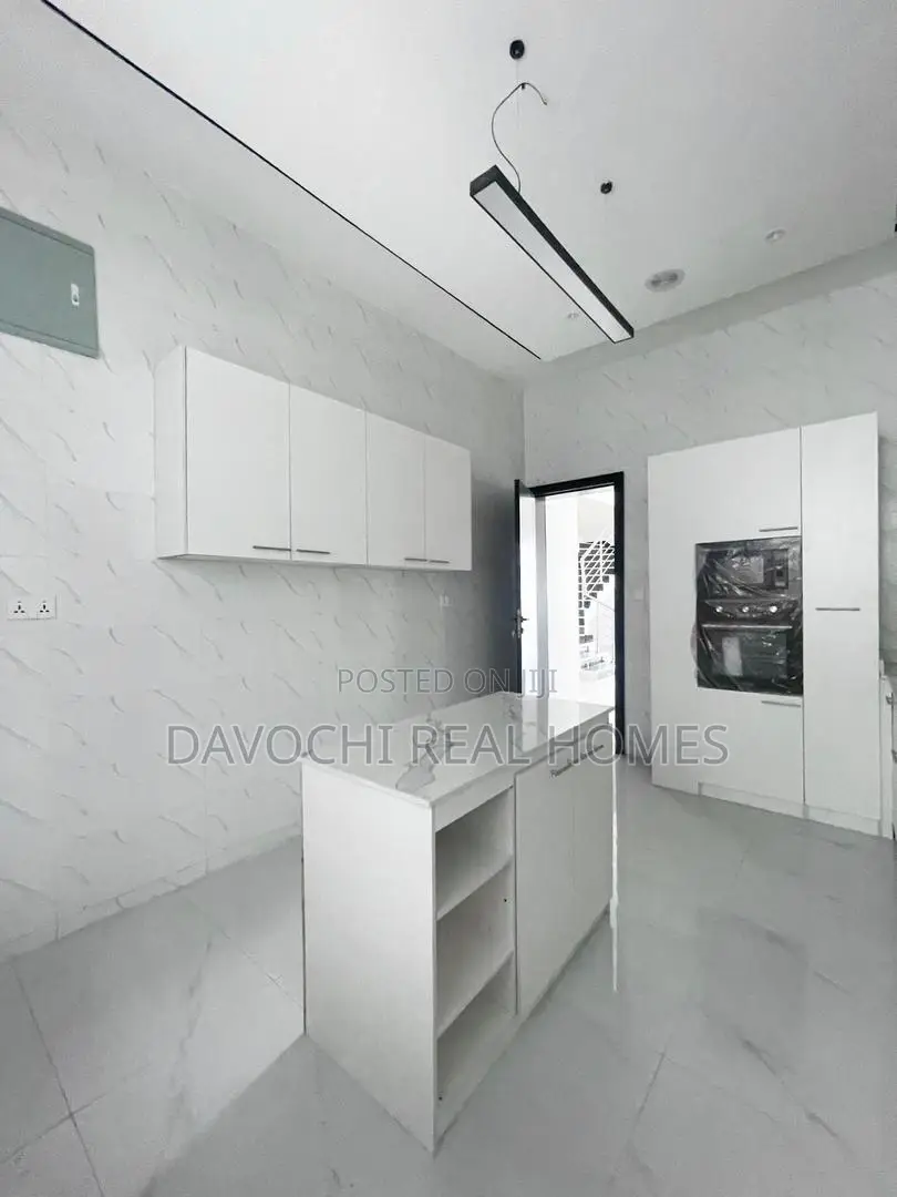 4bdrm Duplex in 2Nd Toll Gate, Chevron for sale in Chevron