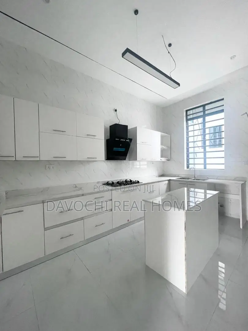 4bdrm Duplex in 2Nd Toll Gate, Chevron for sale in Chevron