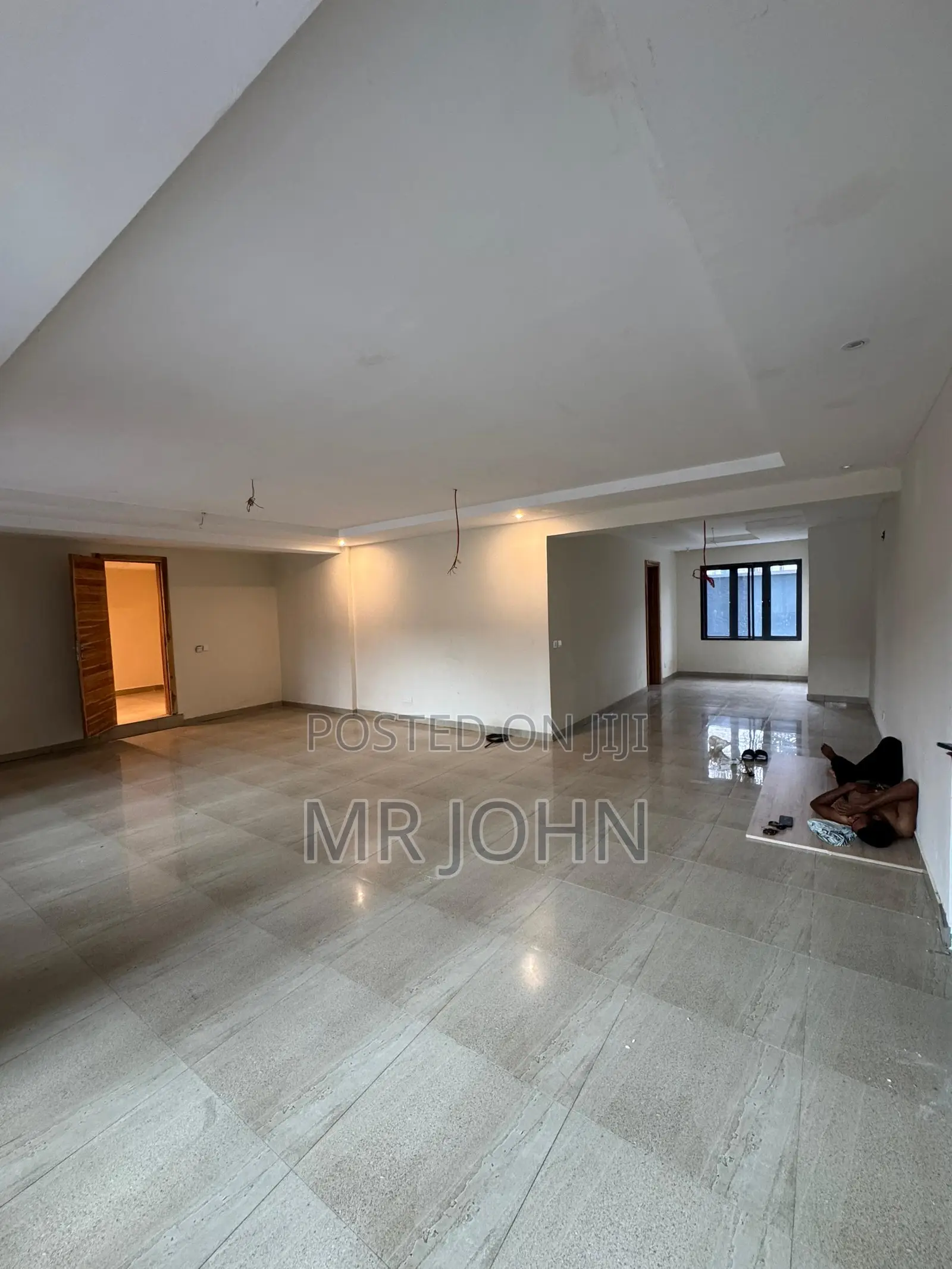 2bdrm Apartment in Lekki Phase 1 De Man for rent in Lekki