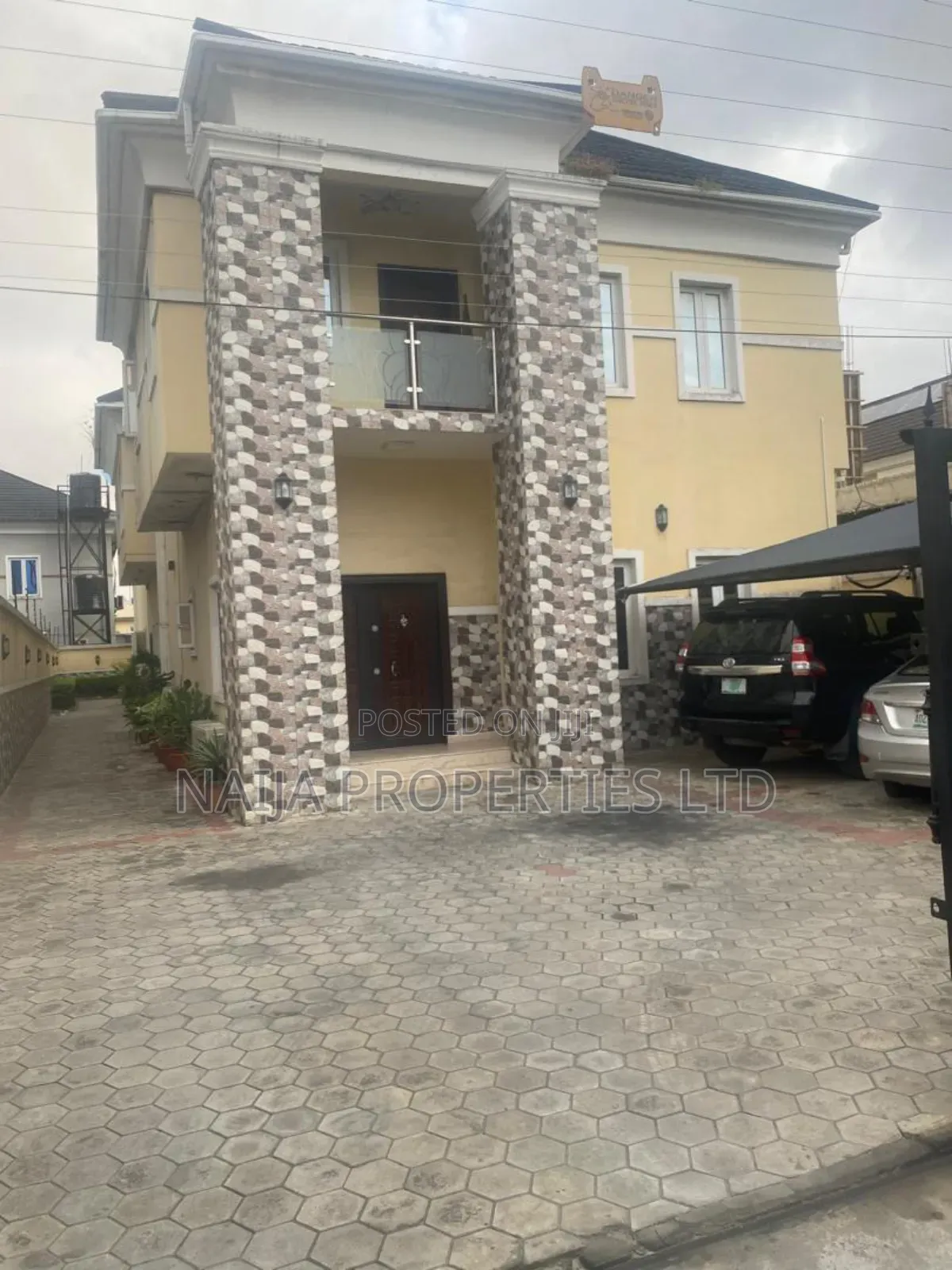 5bdrm Duplex in Off Oladimeji Alo, Lekki Phase 1 for sale in Lekki Phase 1