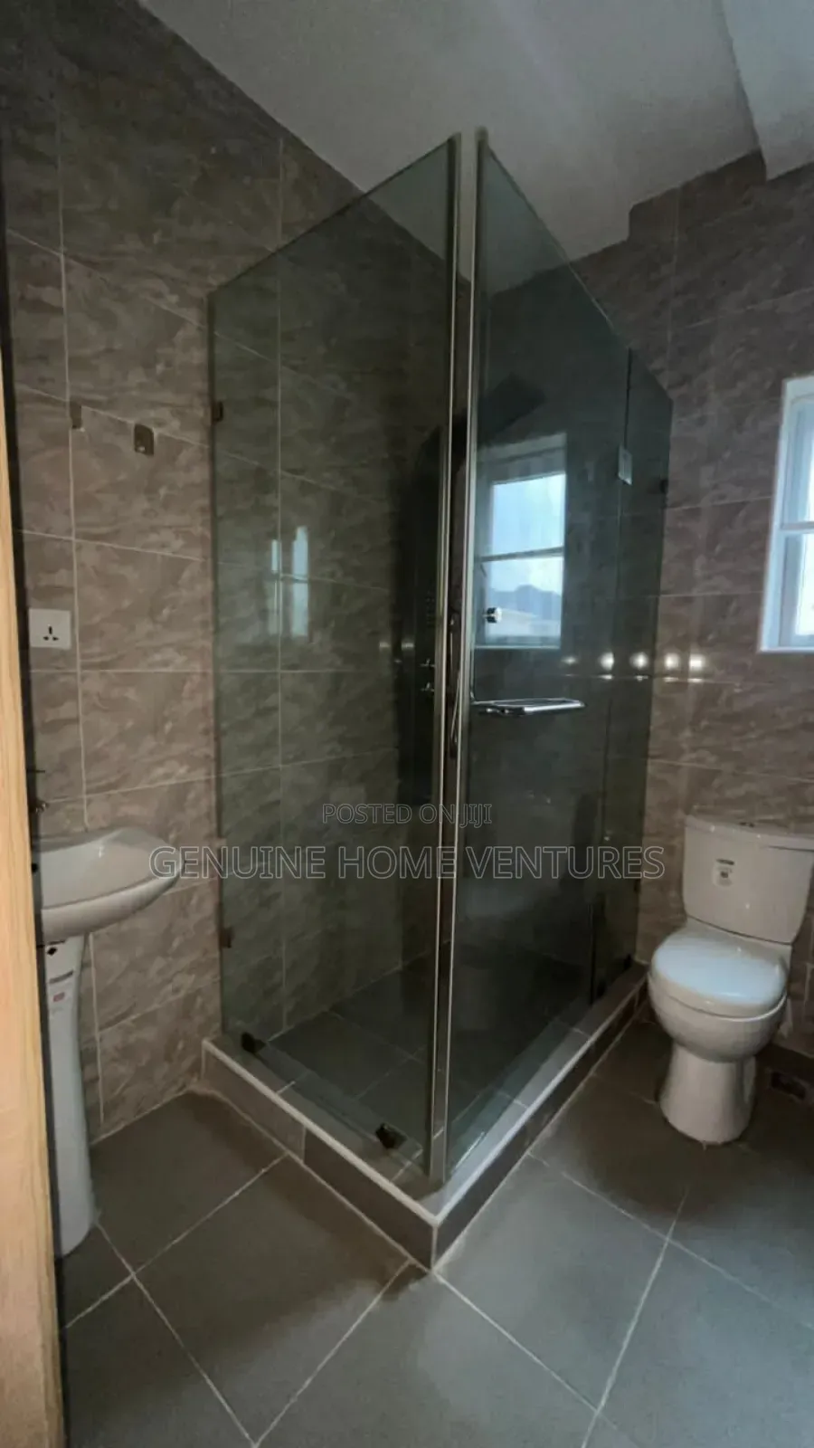 4bdrm Duplex in Mende for sale in Mende