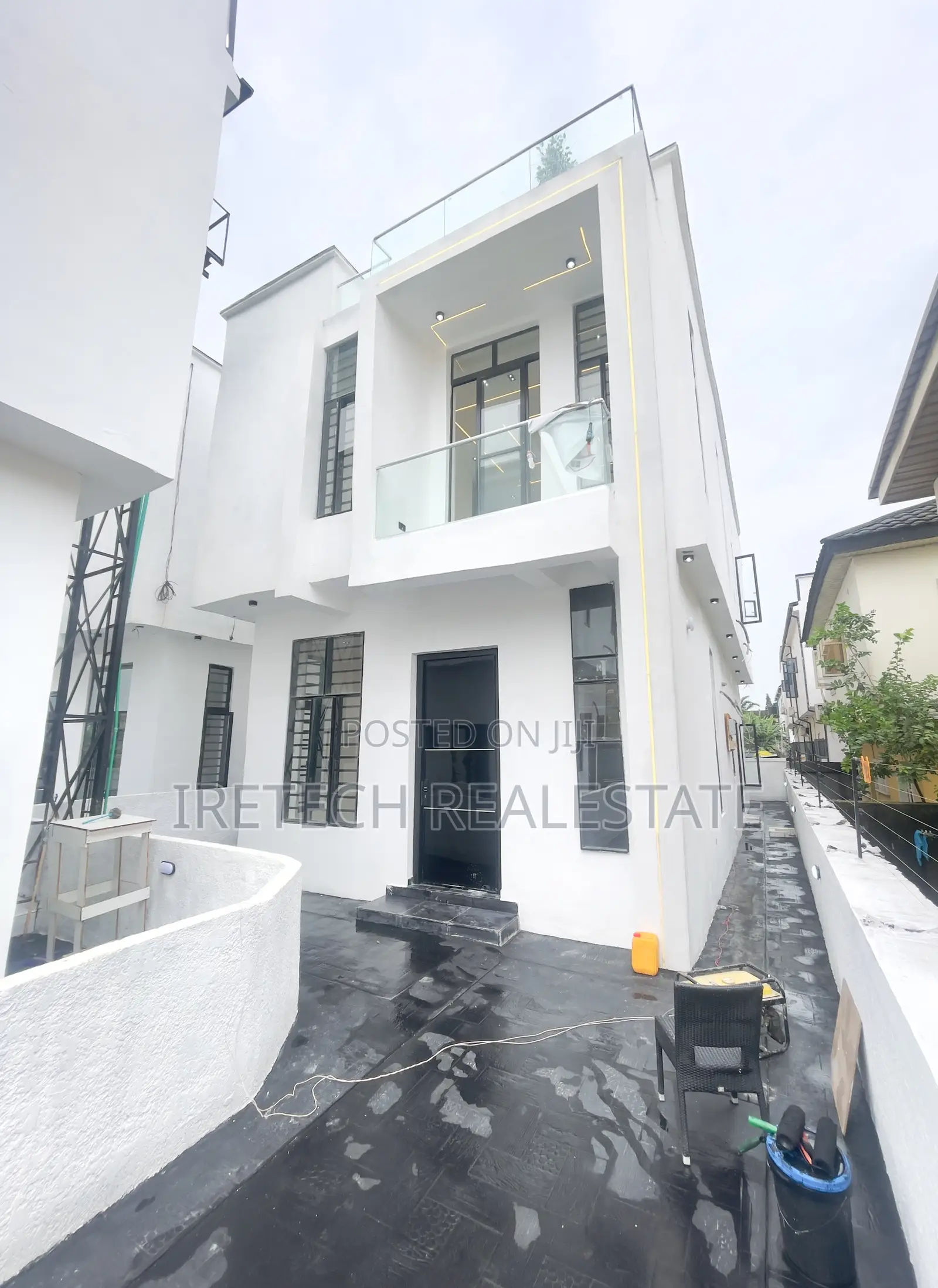 4bdrm Duplex in Ajah In A Gated, Off Lekki-Epe Expressway for sale in Off Lekki-Epe Expressway