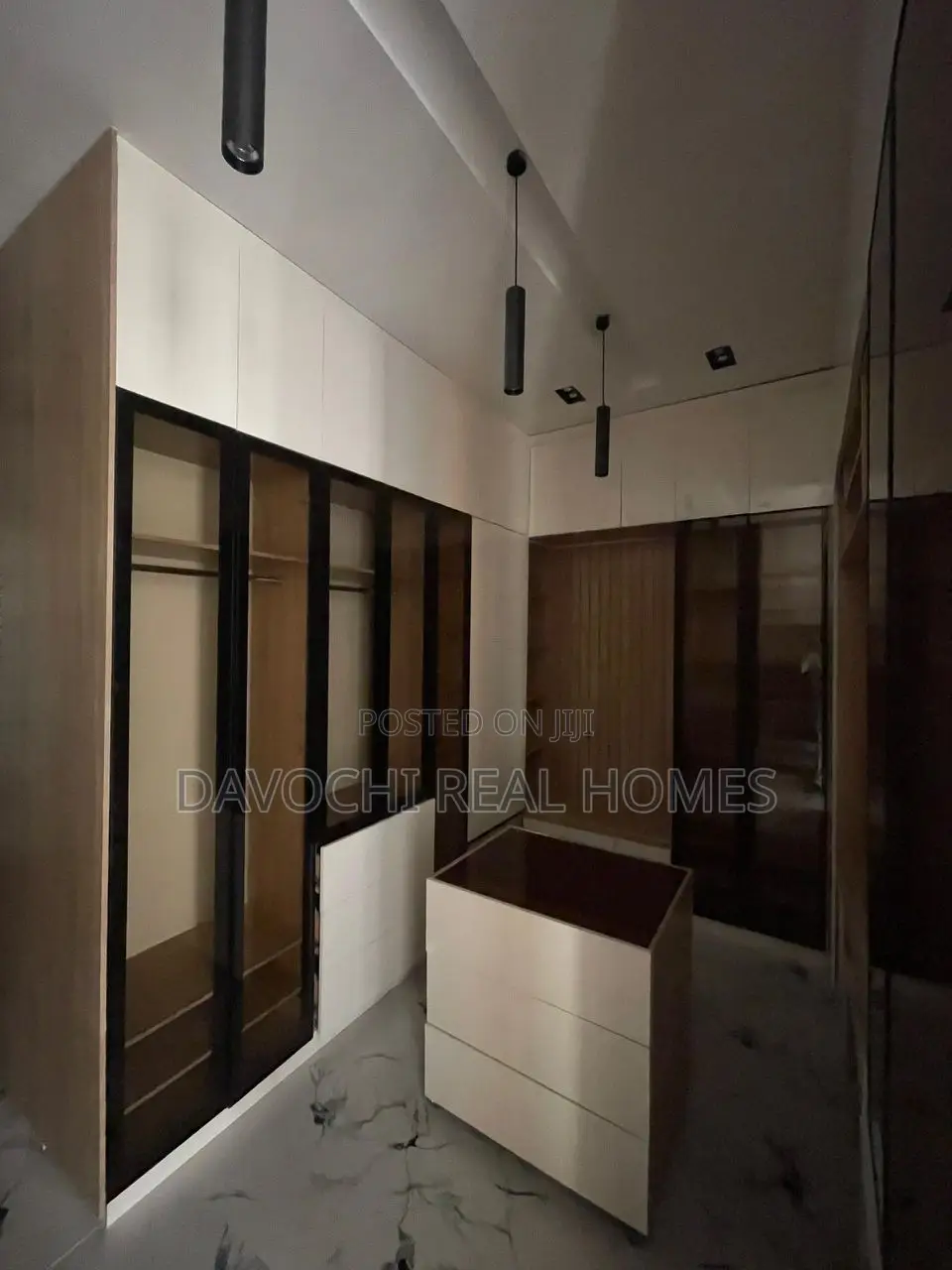 5bdrm Duplex in Osapa London for sale in Osapa london