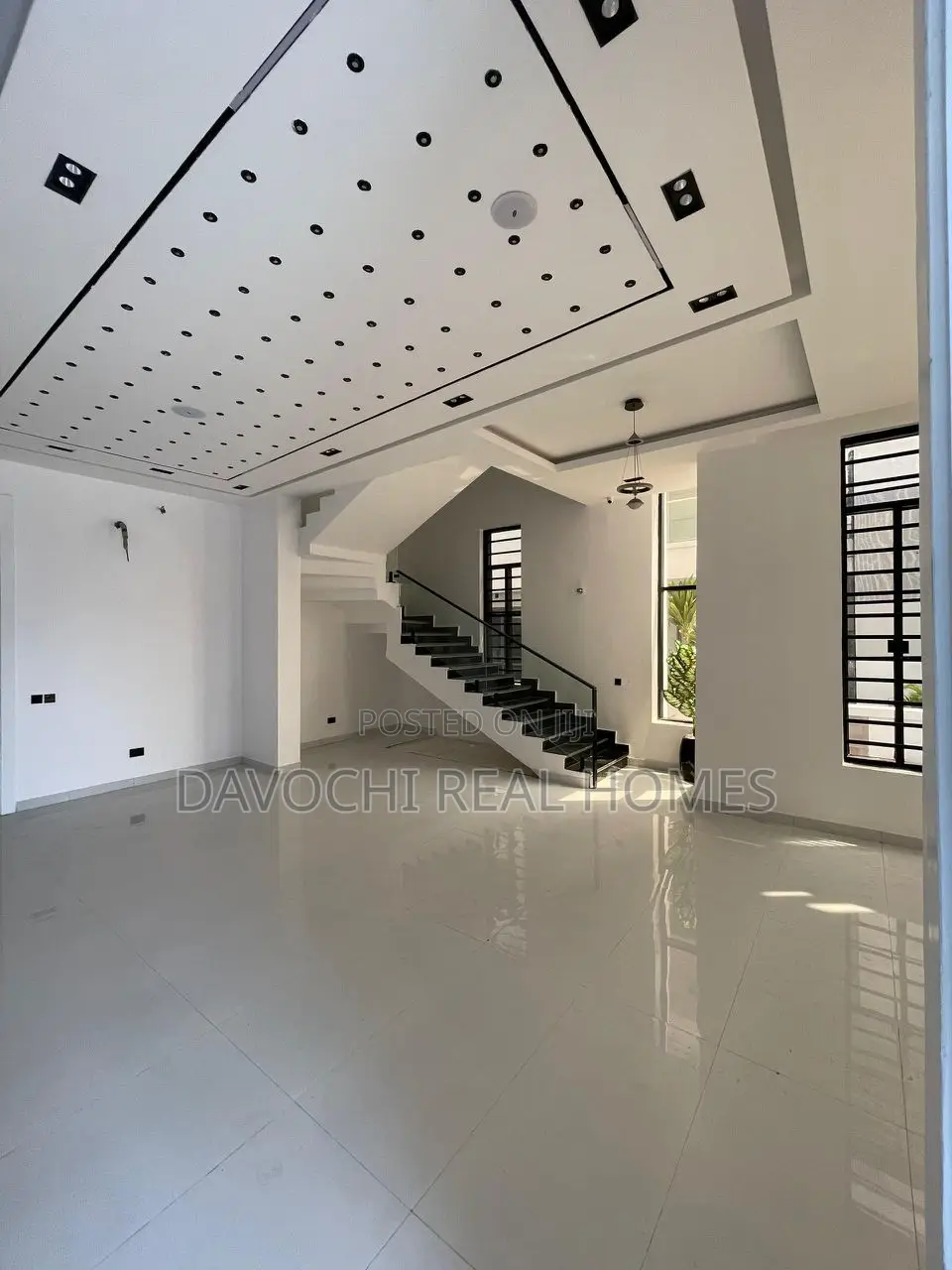 5bdrm Duplex in Osapa London for sale in Osapa london