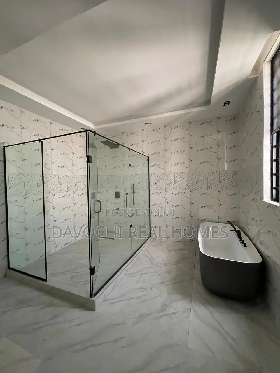 5bdrm Duplex in Osapa London for sale in Osapa london