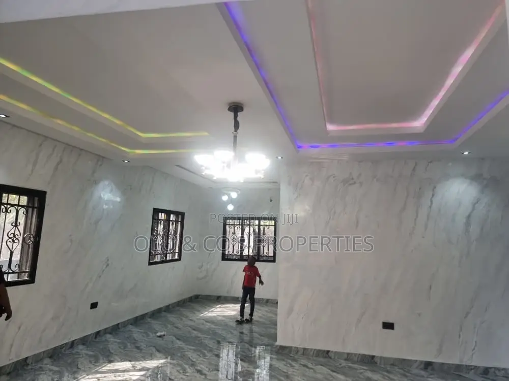 4bdrm Duplex in Nut District for rent in Lugbe District