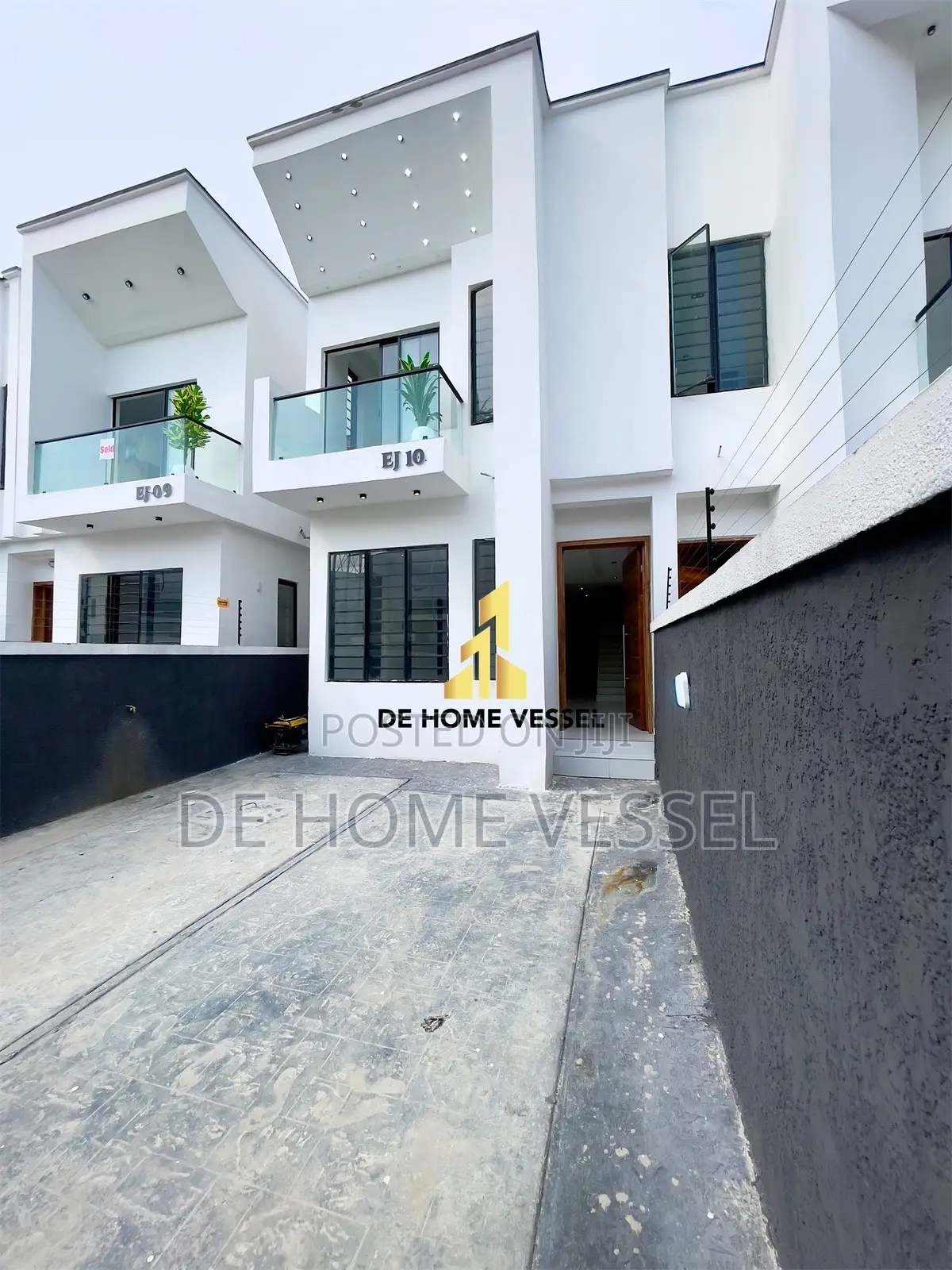 4bdrm Duplex in Ikota Lekki Lagos for sale in Lekki