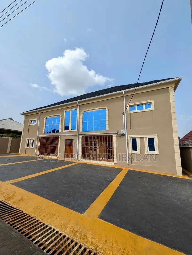 5bdrm Duplex in Oluyole Estate, Ibadan for sale in Ibadan