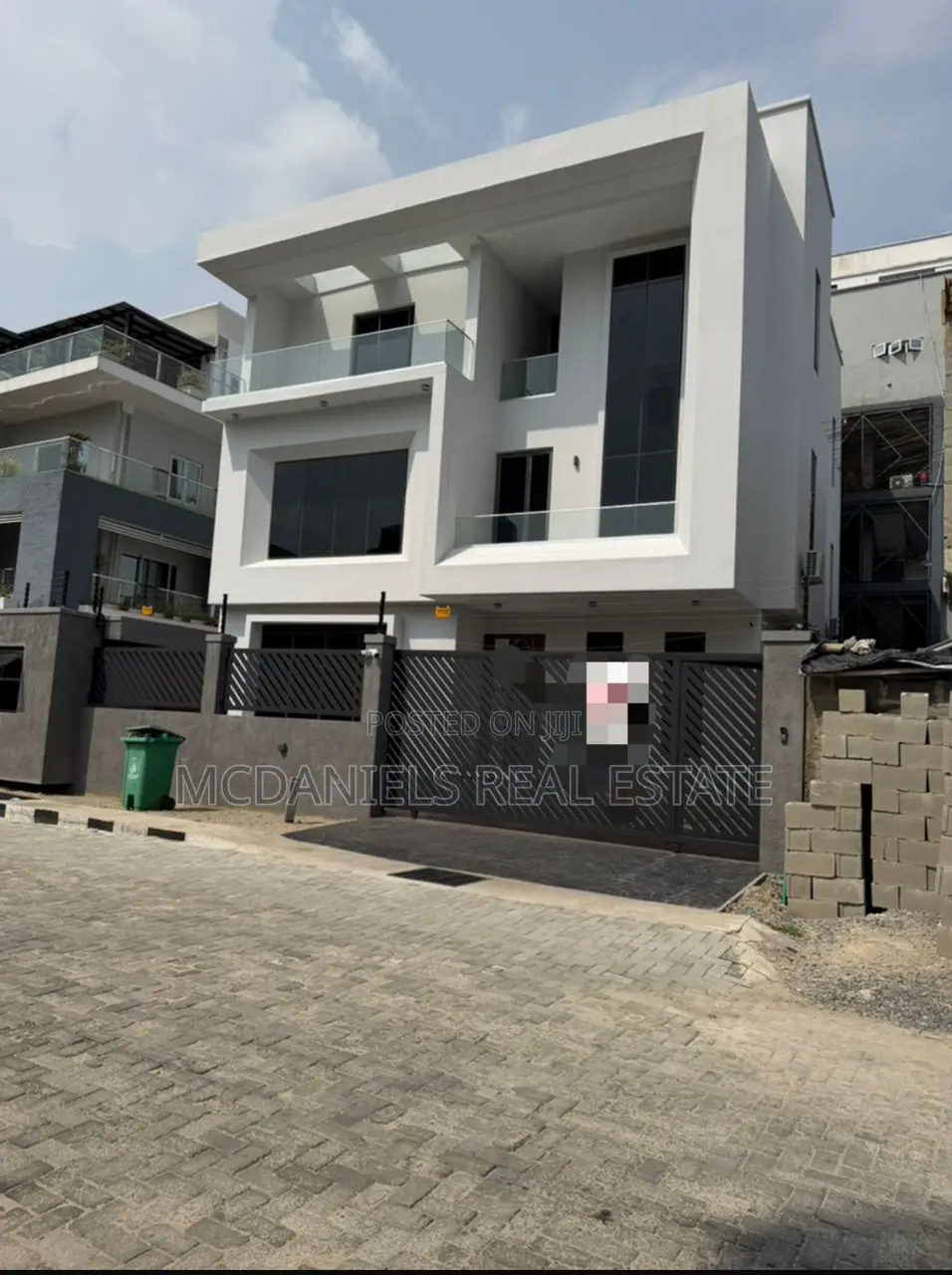 Furnished 5bdrm Duplex in 2nd Avenue Extension for sale in 2nd Avenue Extension