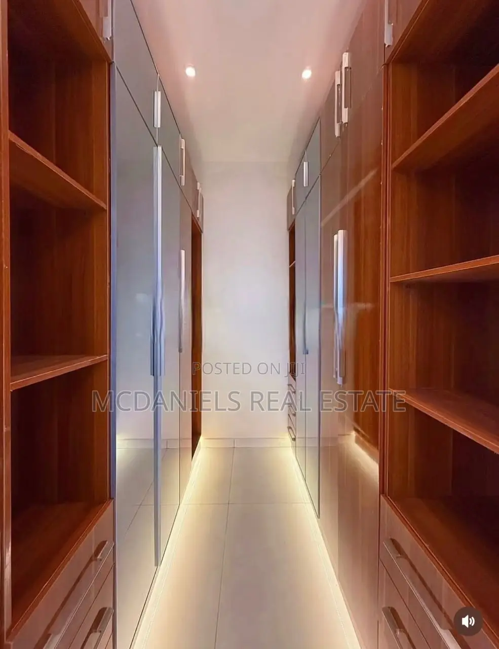 Furnished 5bdrm Duplex in 2nd Avenue Extension for sale in 2nd Avenue Extension