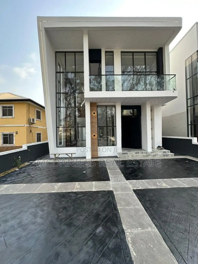Furnished 5bdrm Duplex in Ikota for sale in Ikota