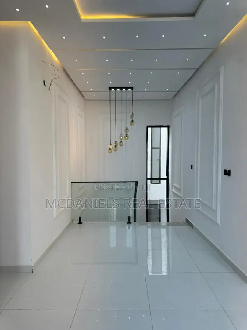 Furnished 5bdrm Duplex in Ikota for sale in Ikota