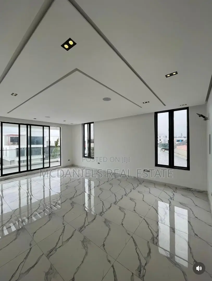 Furnished 5bdrm Duplex in Lekki Phase 1 for sale in Lekki Phase 1
