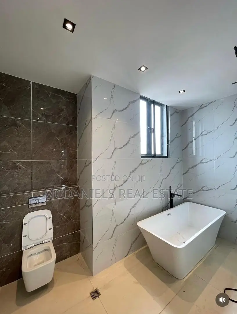 Furnished 5bdrm Duplex in Lekki Phase 1 for sale in Lekki Phase 1