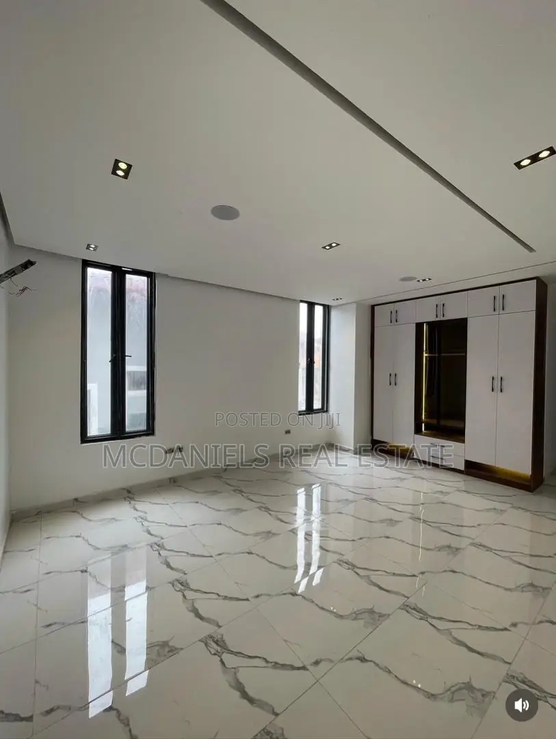 Furnished 5bdrm Duplex in Lekki Phase 1 for sale in Lekki Phase 1