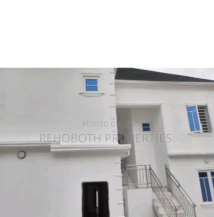 8bdrm Block of Flats in Molusi Area for sale in CHallenge / Ibadan
