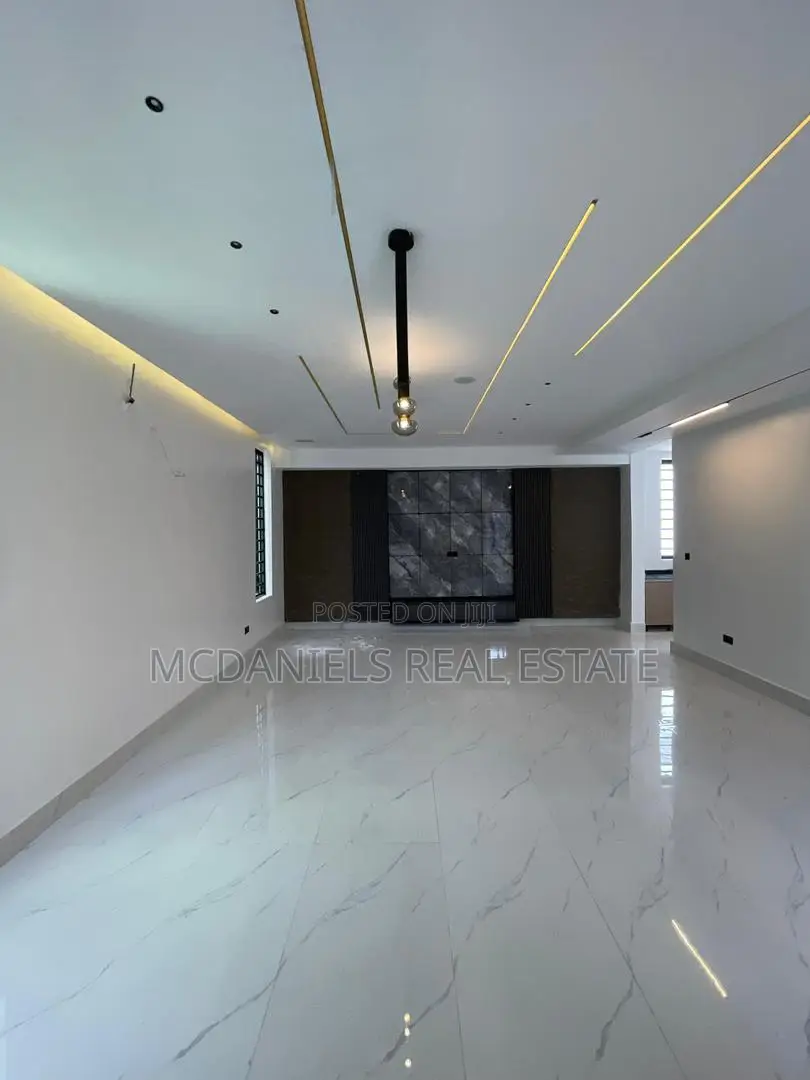 Furnished 5bdrm Duplex in Lekki Phase 1 for sale in Lekki Phase 1