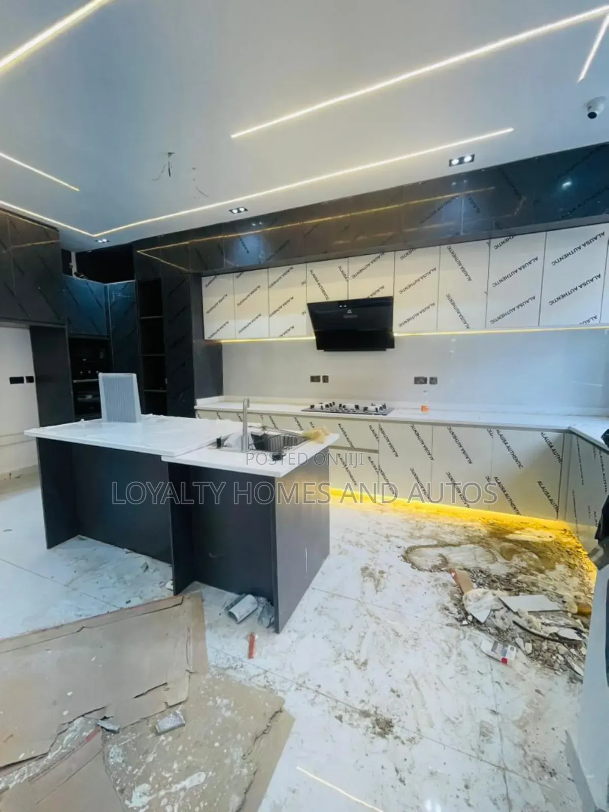Furnished 5bdrm Duplex in GRA Phase 1 for sale in GRA Phase 1