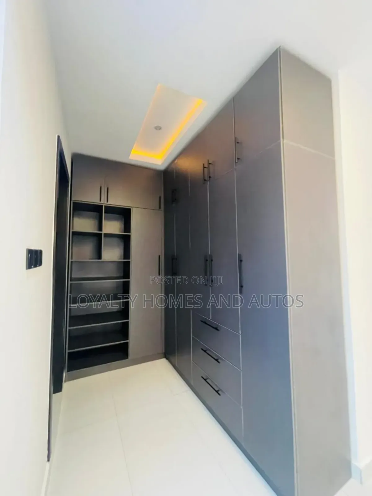 Furnished 5bdrm Duplex in GRA Phase 1 for sale in GRA Phase 1