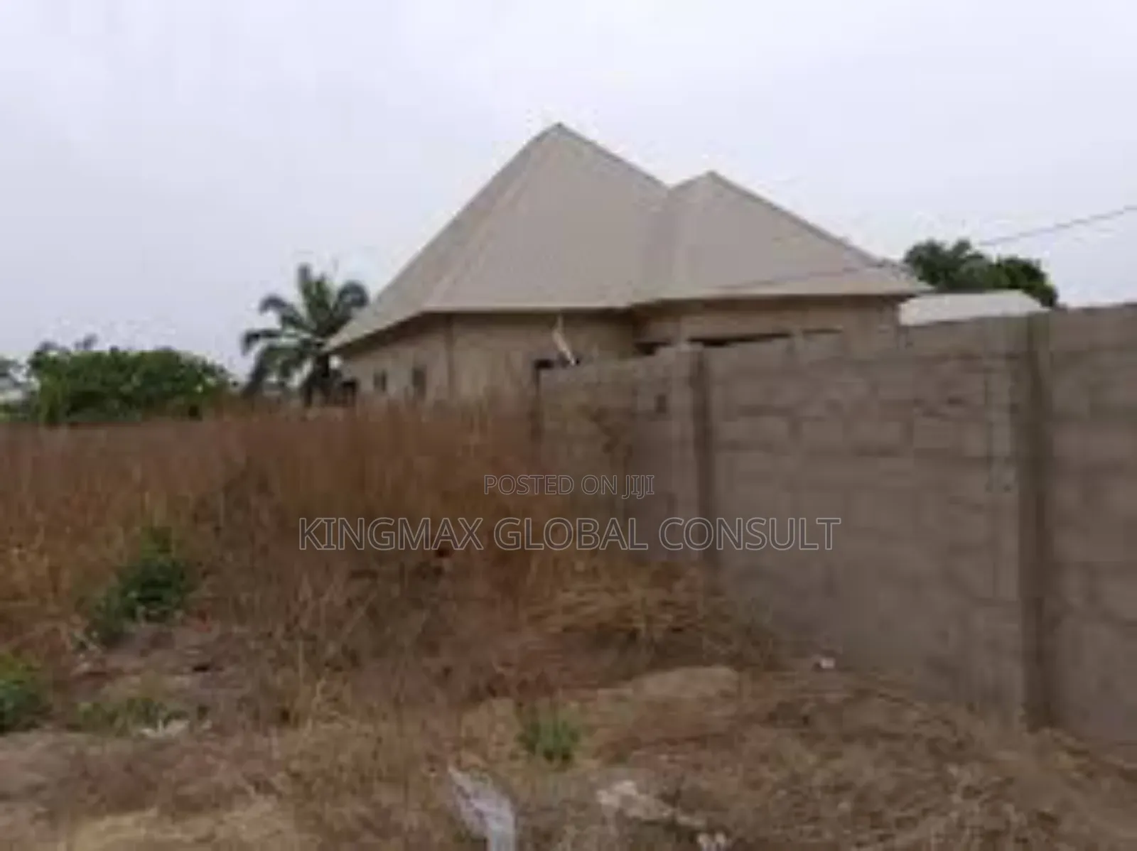 Land for Sale! Plot Size: 1,100sqm Purpose: Residentia in Maitama