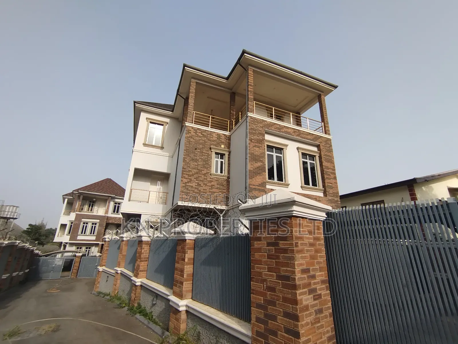 7bdrm Mansion in Asokoro for sale in Asokoro