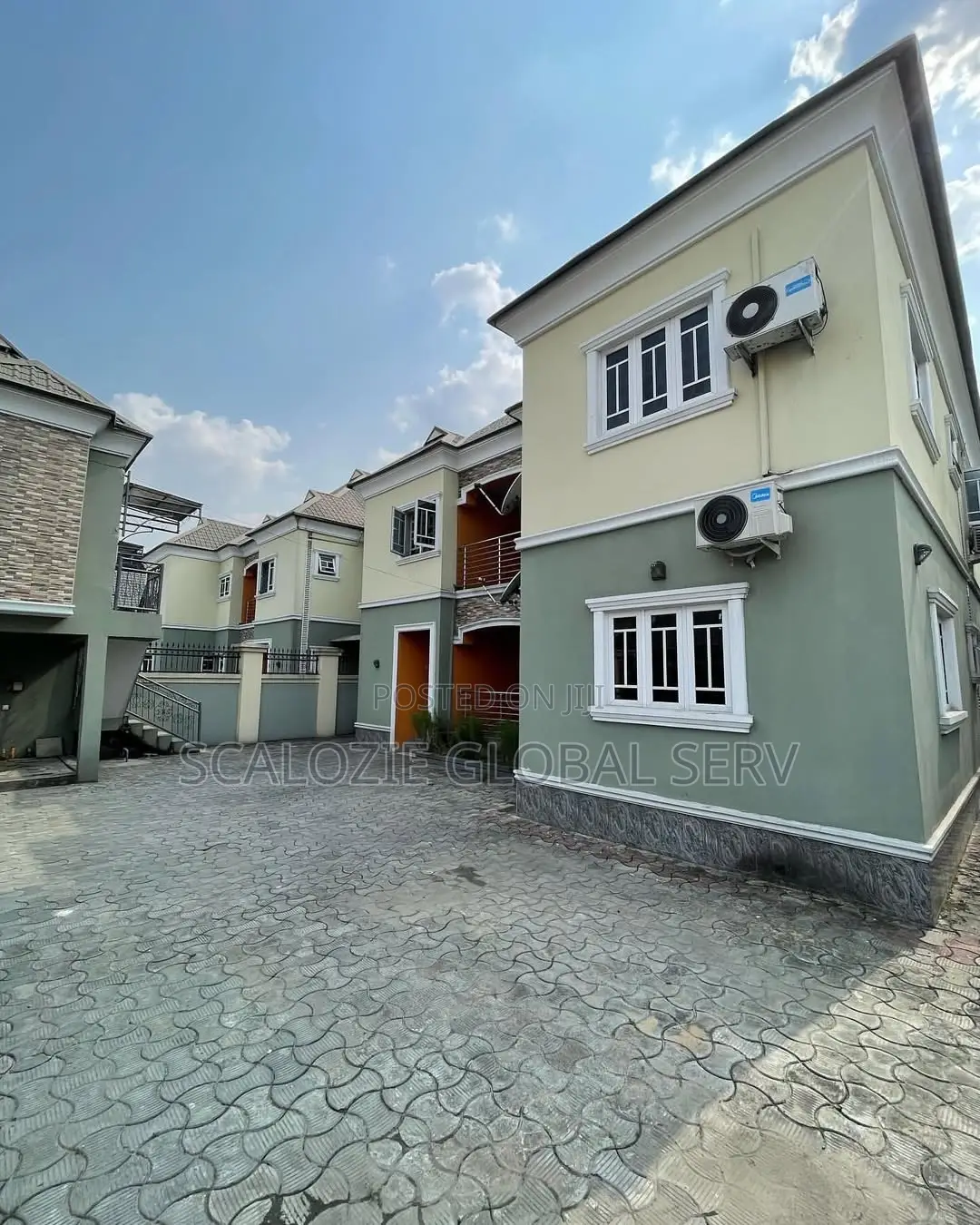 3bdrm Block of Flats in Eliozu Eneka Link for sale in Port-Harcourt