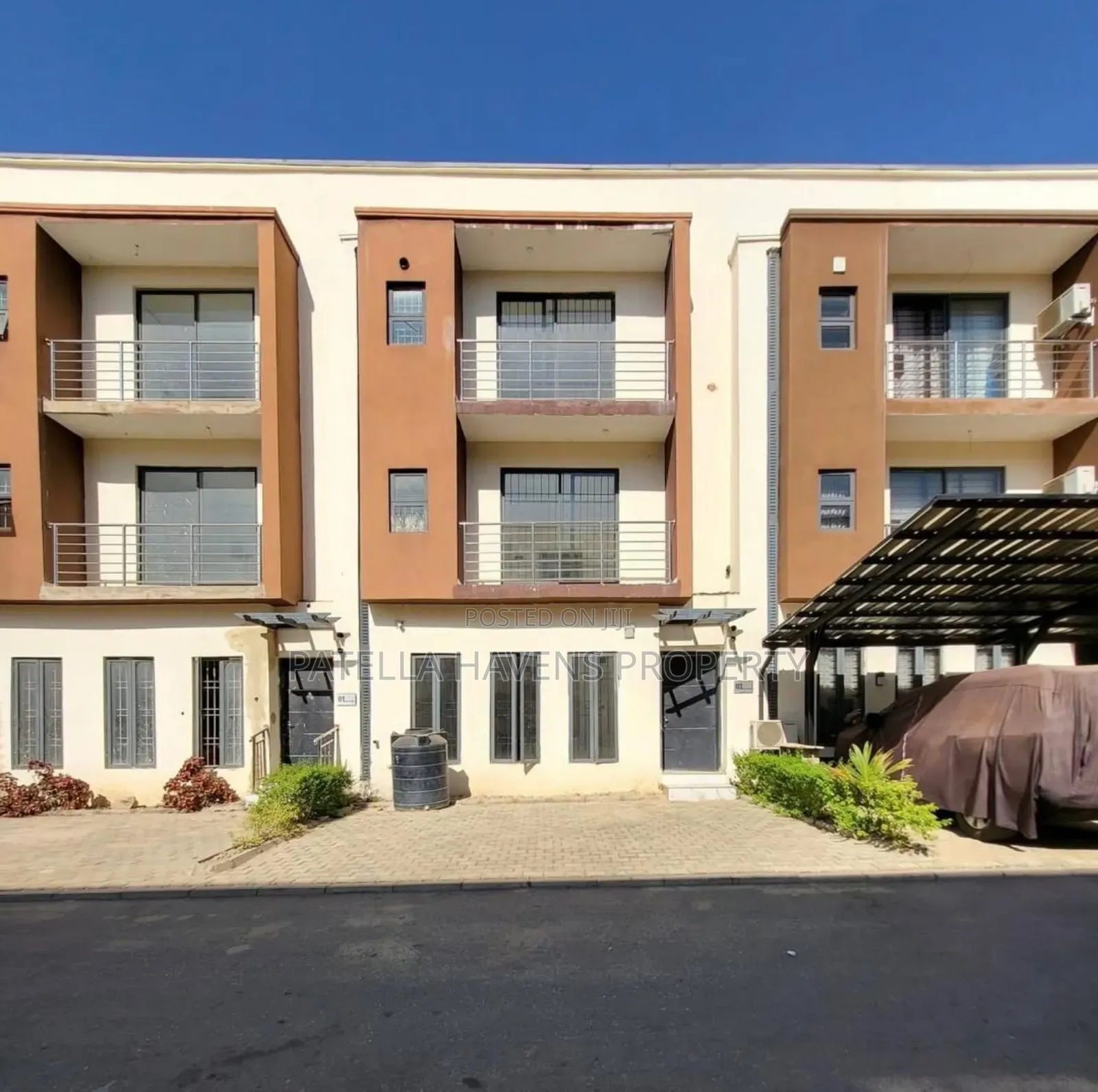 4bdrm Duplex in Apo District for sale in Apo District