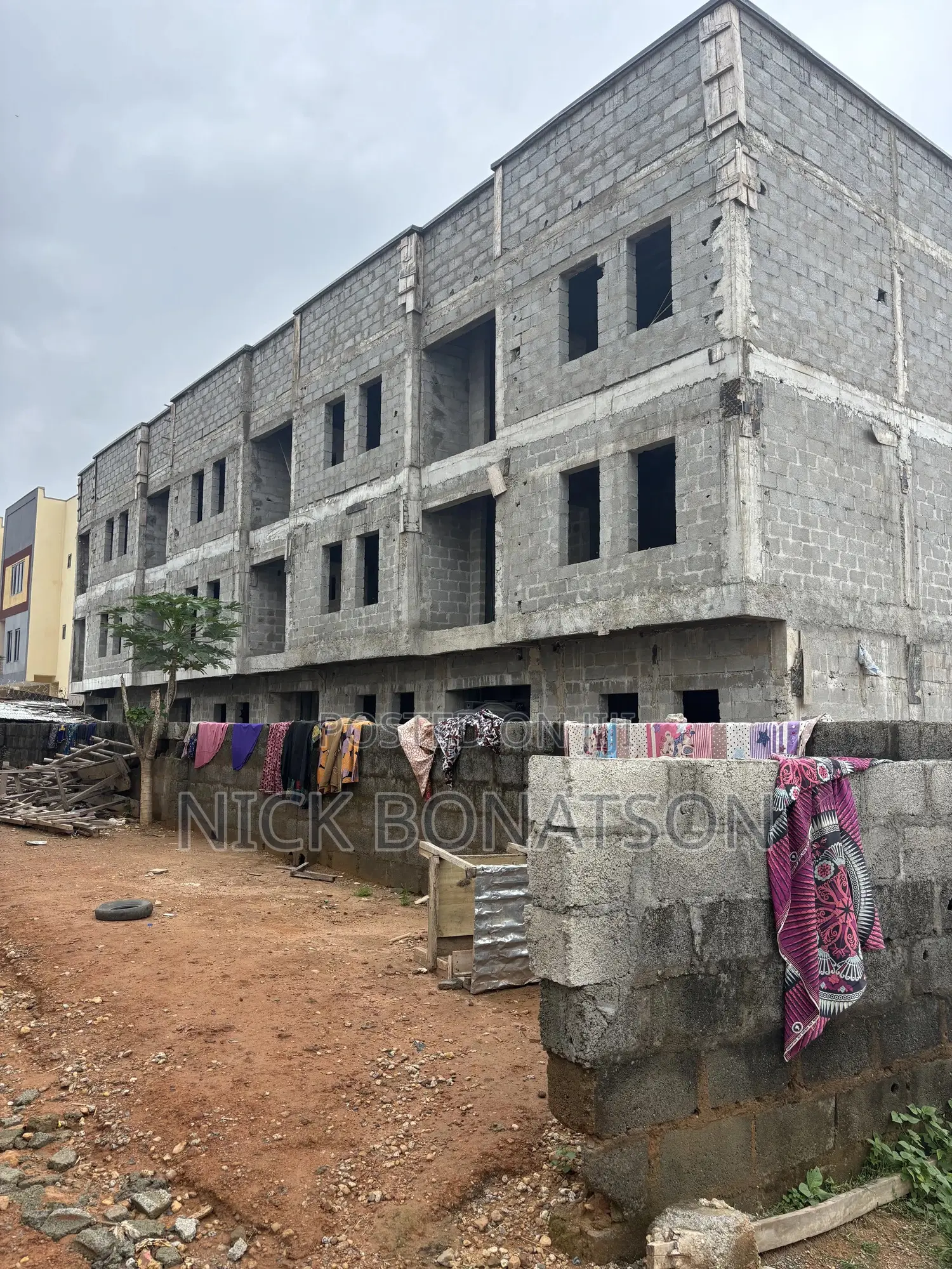 4bdrm Duplex in Dape for sale in Dape