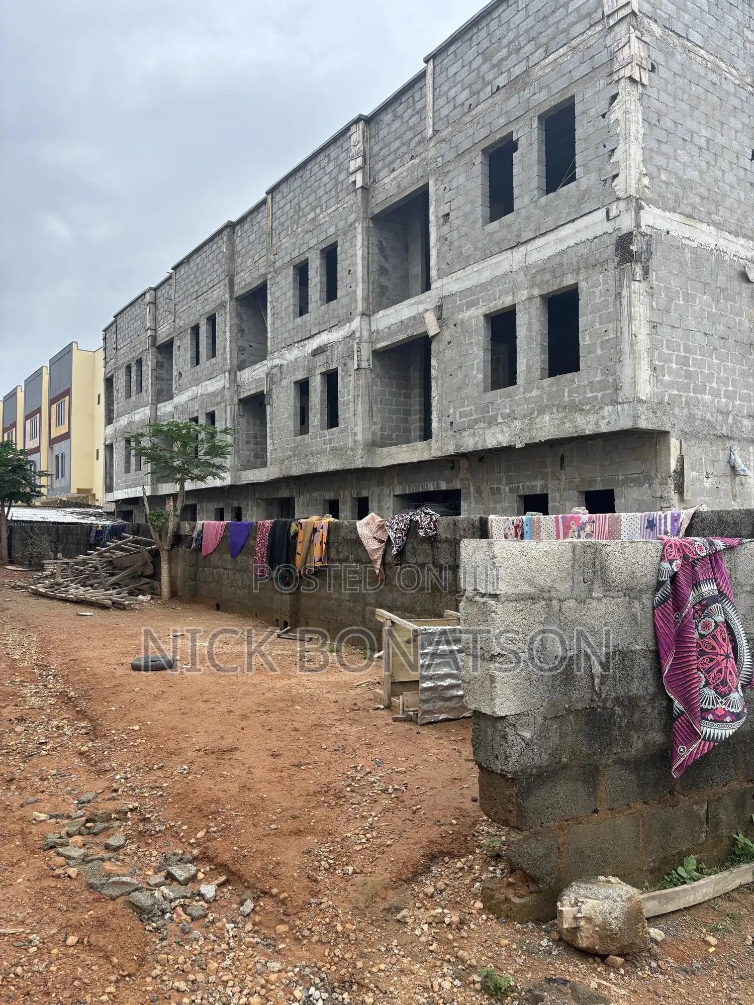 4bdrm Duplex in Dape for sale in Dape