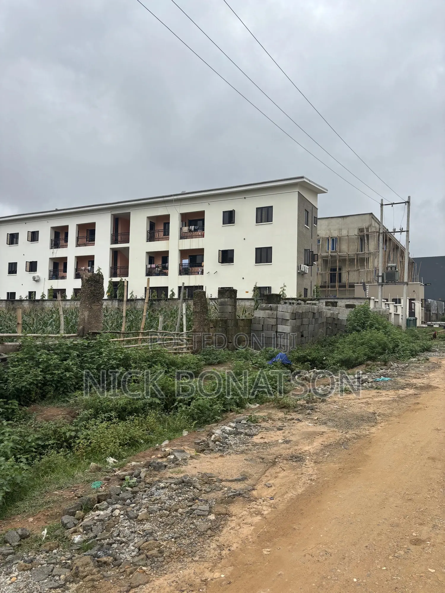 4bdrm Duplex in Dape for sale in Dape