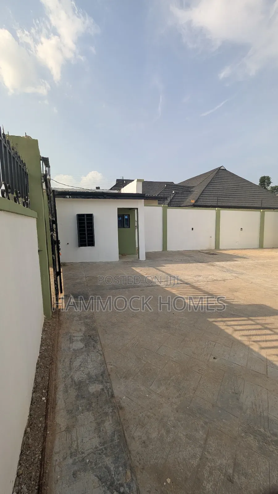 4bdrm Bungalow in Akala Estate, Akobo for sale in Akobo