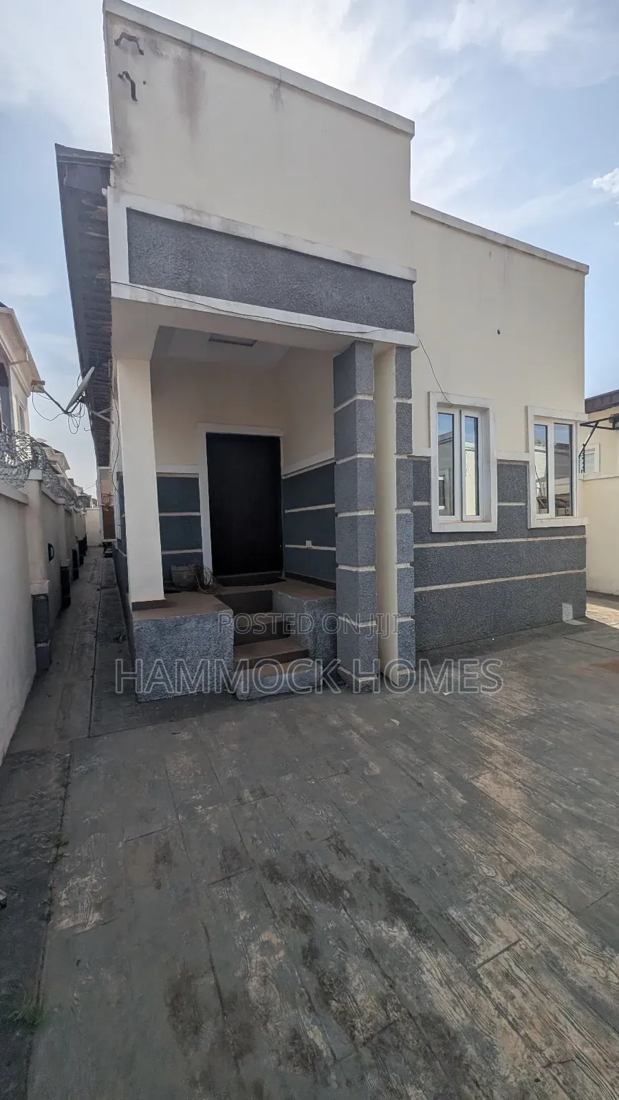 3bdrm Bungalow in Akala Estate, Akobo for sale in Akobo
