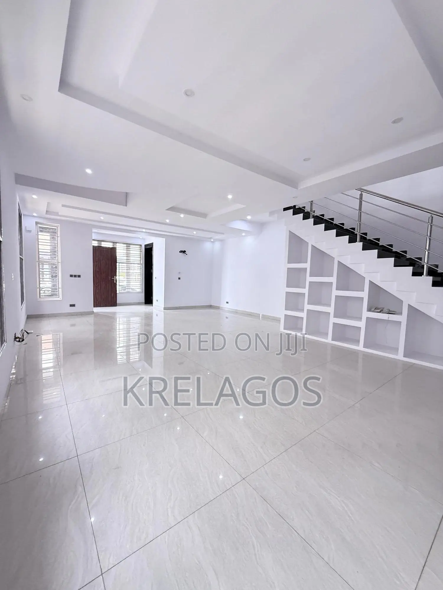 5bdrm Duplex in Osapa london for sale in Osapa london