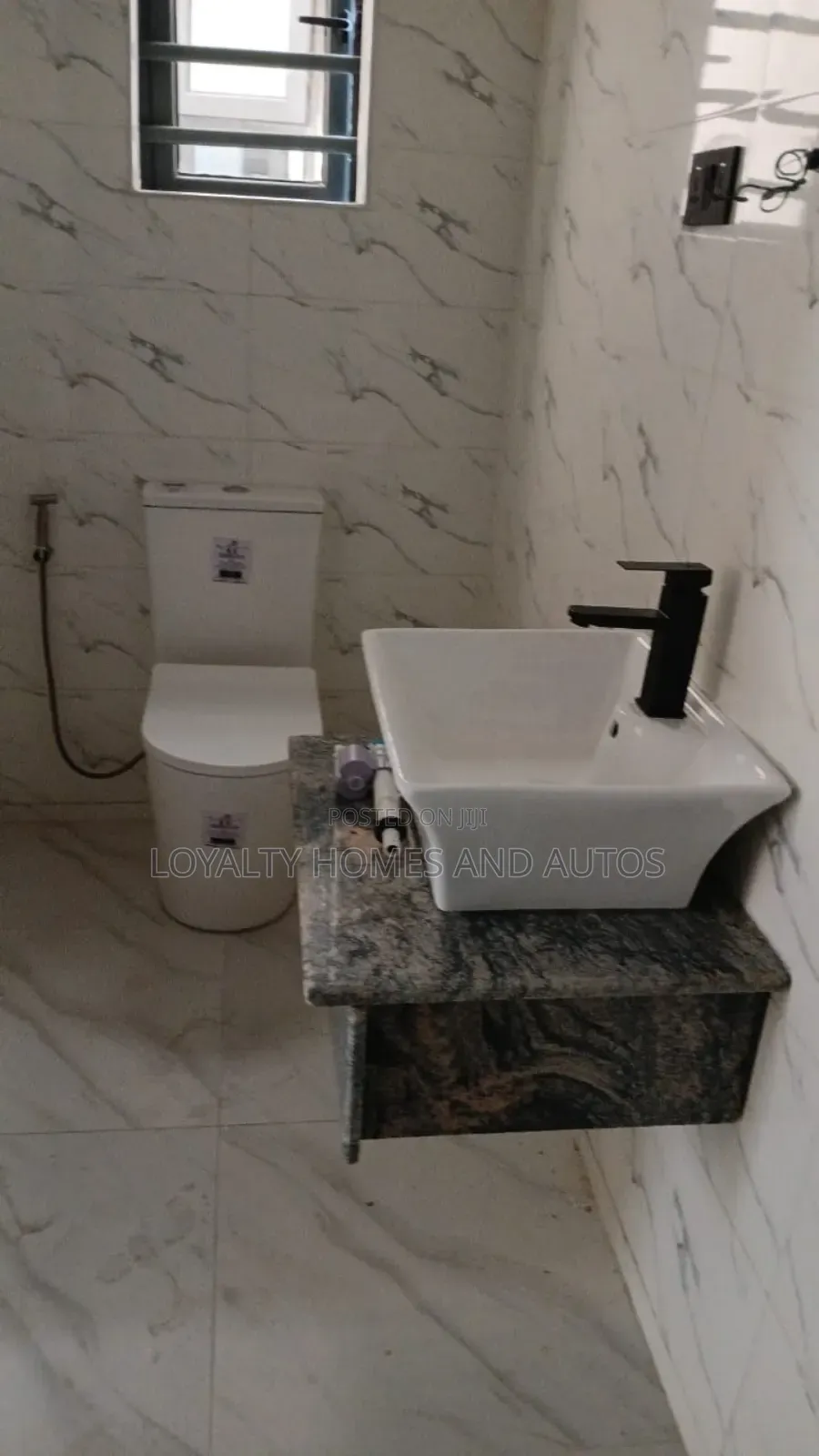 Furnished 5bdrm Duplex in GRA Phase 2 Shangisha for sale in GRA Phase 2 Shangisha