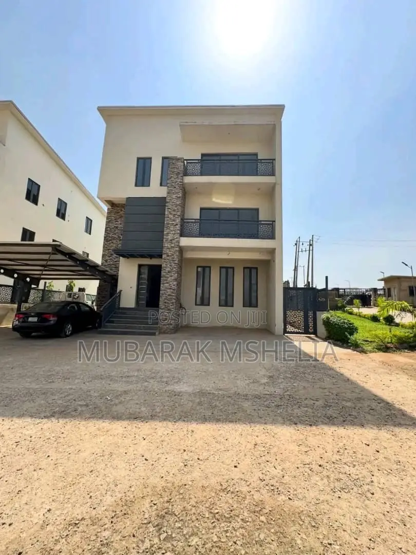 5bdrm Duplex in Mabushi for sale in Mabushi