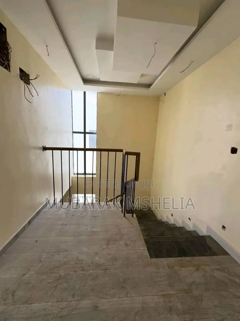 5bdrm Duplex in Mabushi for sale in Mabushi
