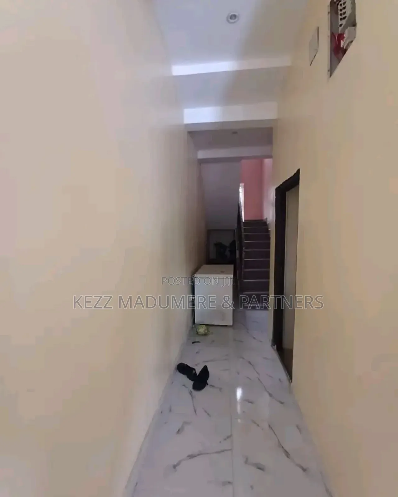 8bdrm Duplex in Farm Road 2, Eliozu for sale in Port-Harcourt