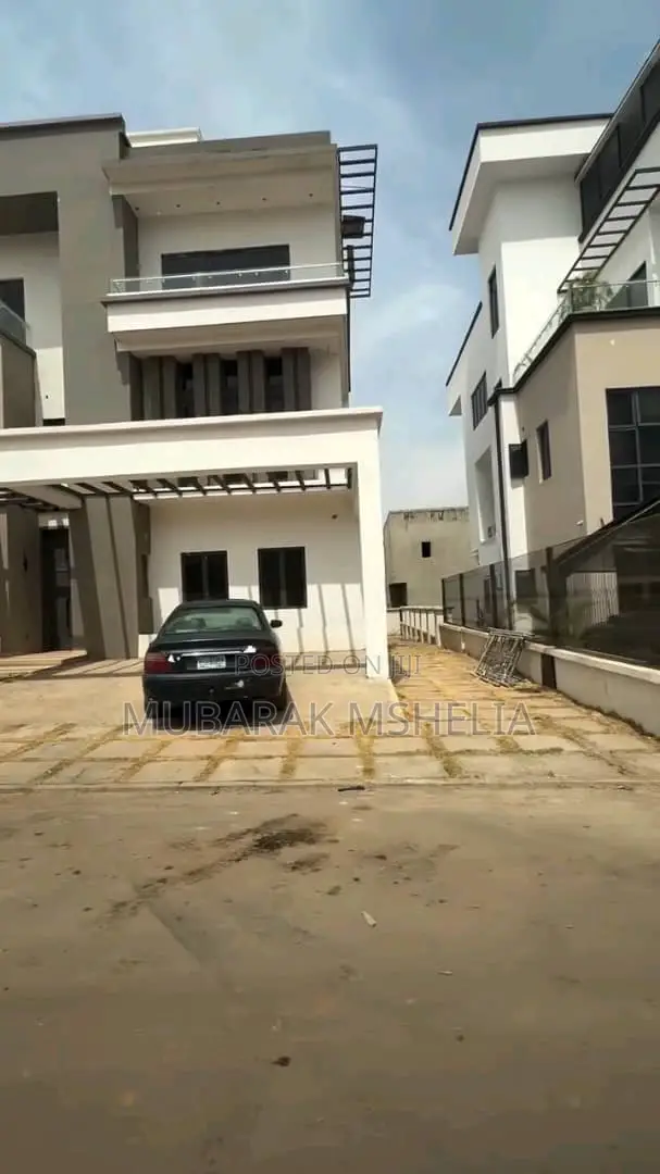 6bdrm Duplex in Mabushi for sale in Mabushi