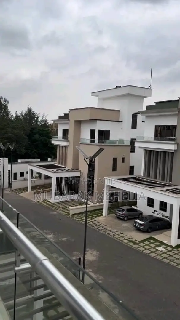 6bdrm Duplex in Mabushi for sale in Mabushi