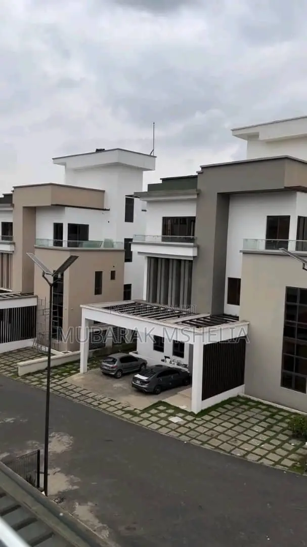 6bdrm Duplex in Mabushi for sale in Mabushi