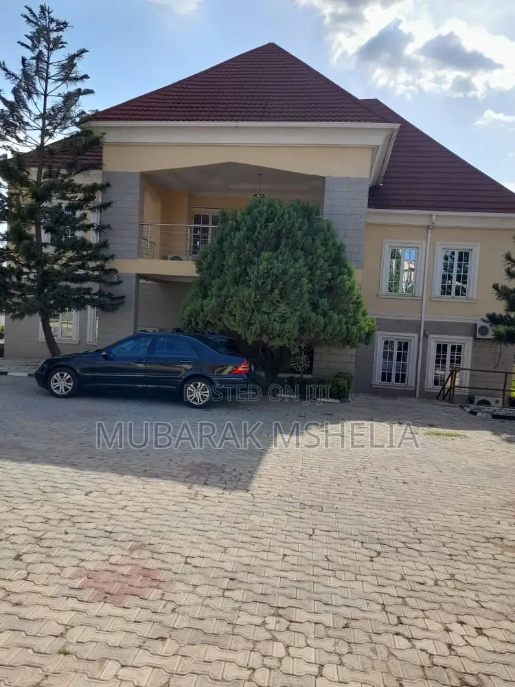 7bdrm Duplex in Asokoro for sale in Asokoro