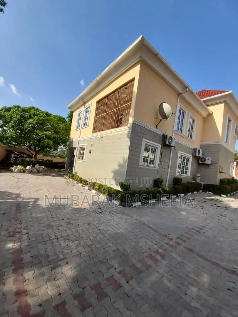 7bdrm Duplex in Asokoro for sale in Asokoro