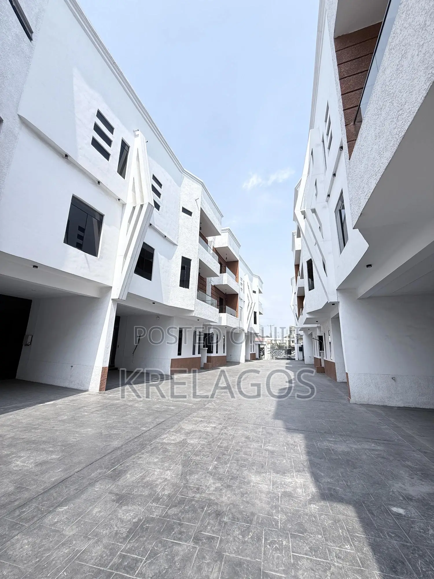 4bdrm Duplex in Osapa london for sale in Osapa london