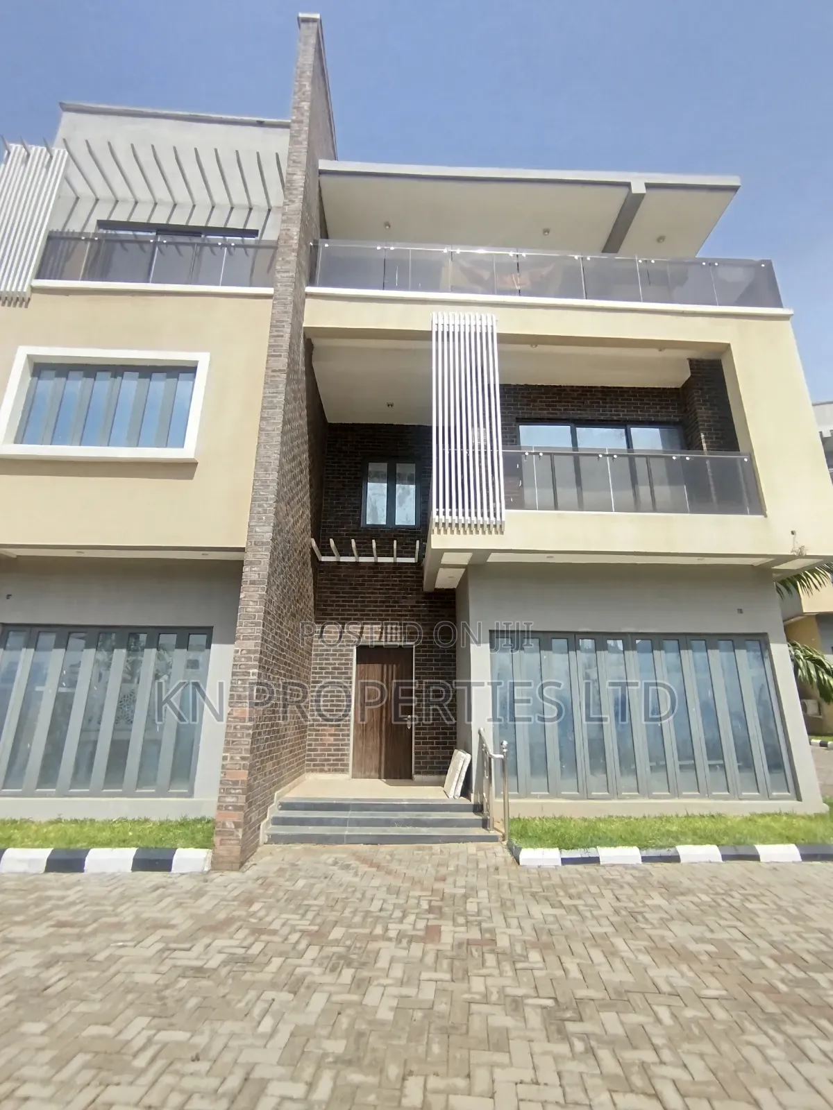 5bdrm Duplex in Asokoro for sale in Asokoro