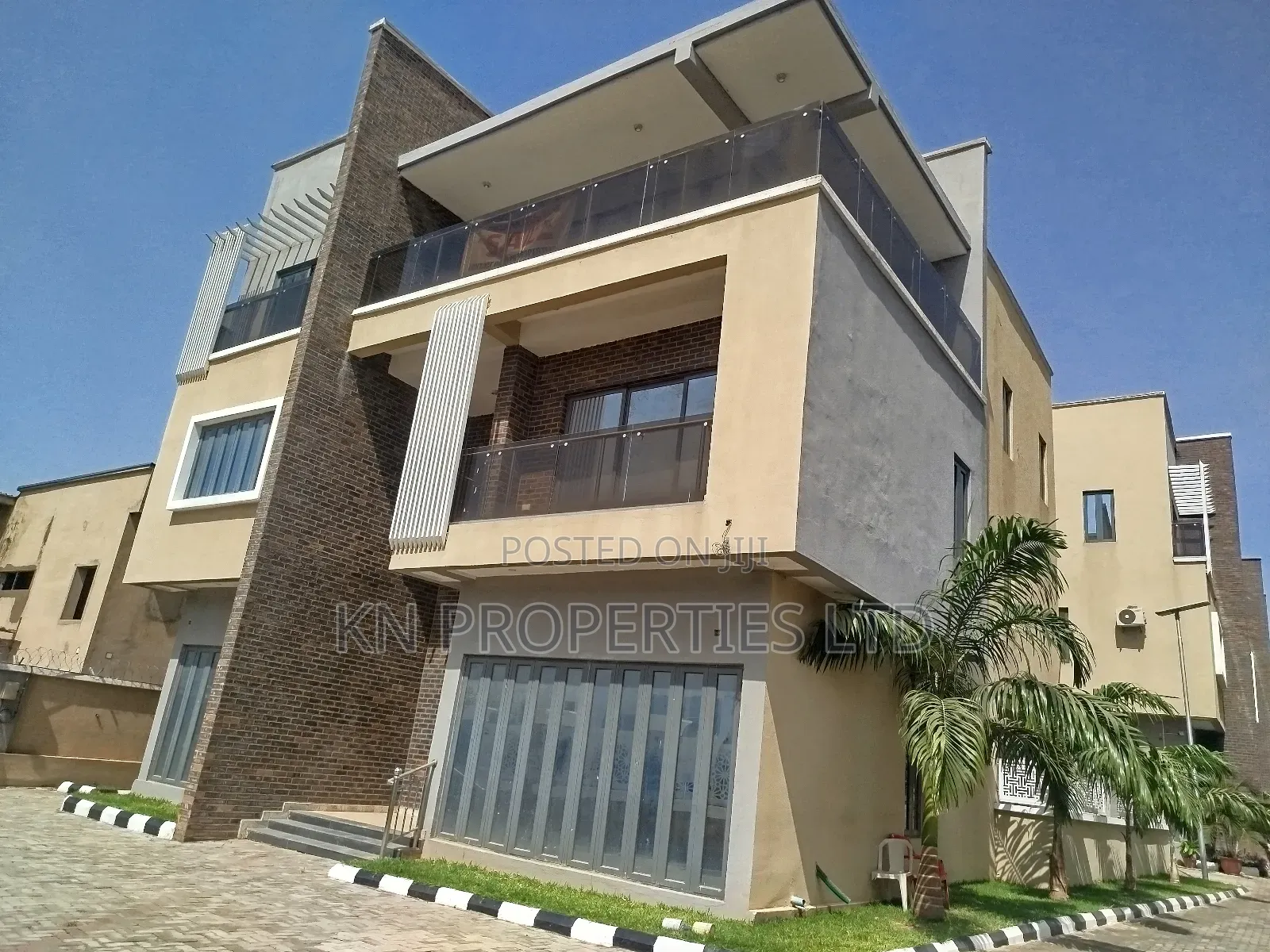 5bdrm Duplex in Asokoro for sale in Asokoro