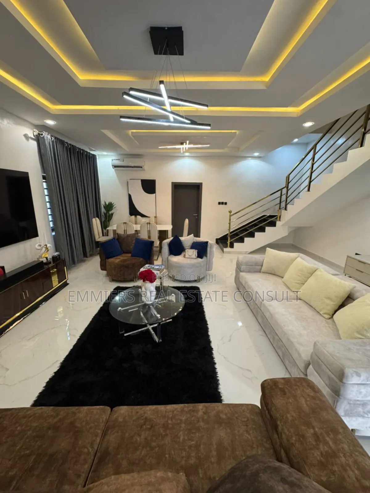Furnished 3bdrm Apartment in Emmiers Estate, Off Lekki-Epe Expressway in Off Lekki-Epe Expressway
