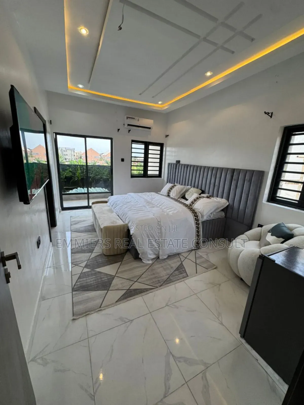 Furnished 3bdrm Apartment in Emmiers Estate, Off Lekki-Epe Expressway in Off Lekki-Epe Expressway
