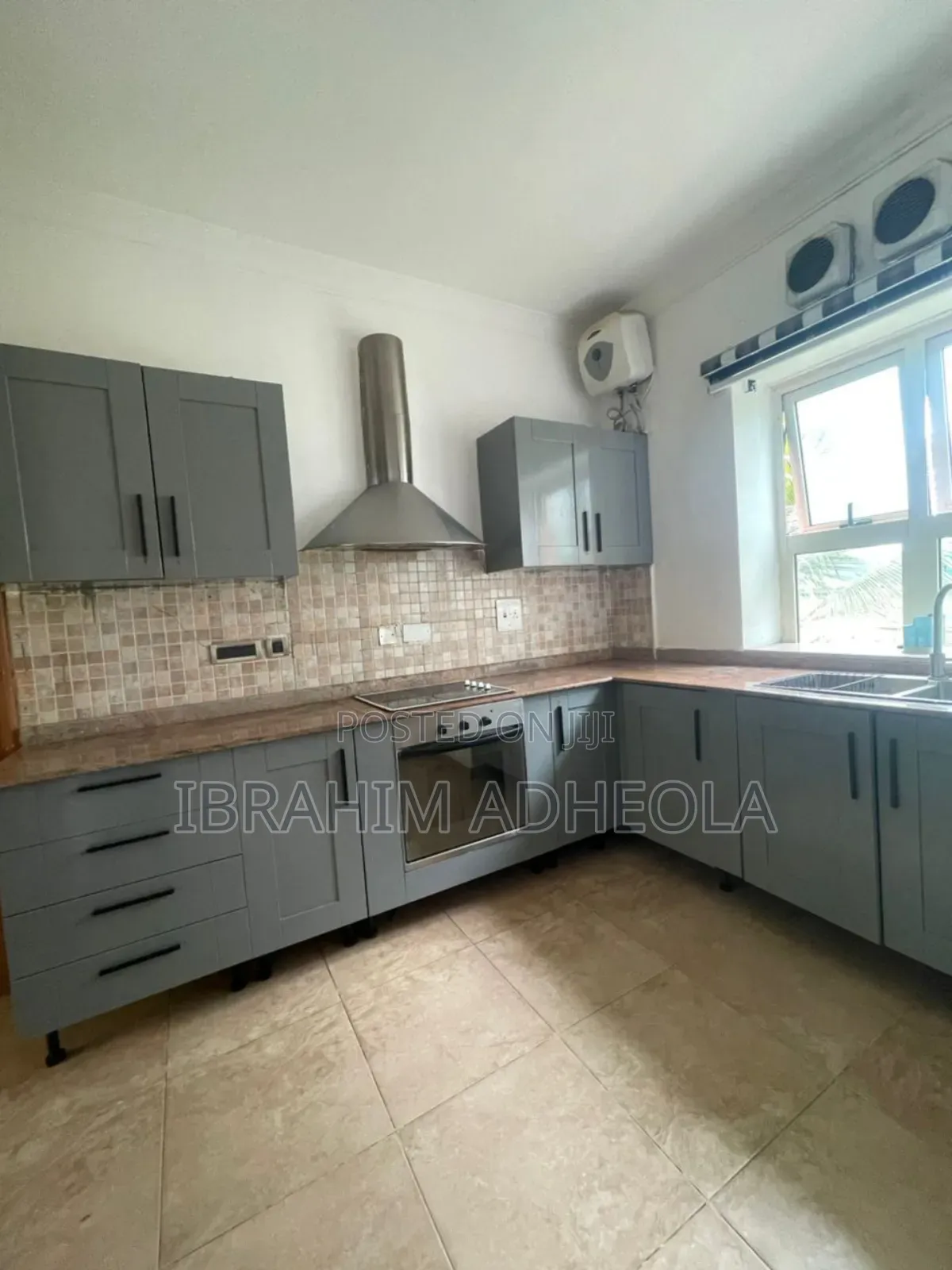 2bdrm Block of Flats in Oniru, Victoria Island Extension for sale in Victoria Island Extension