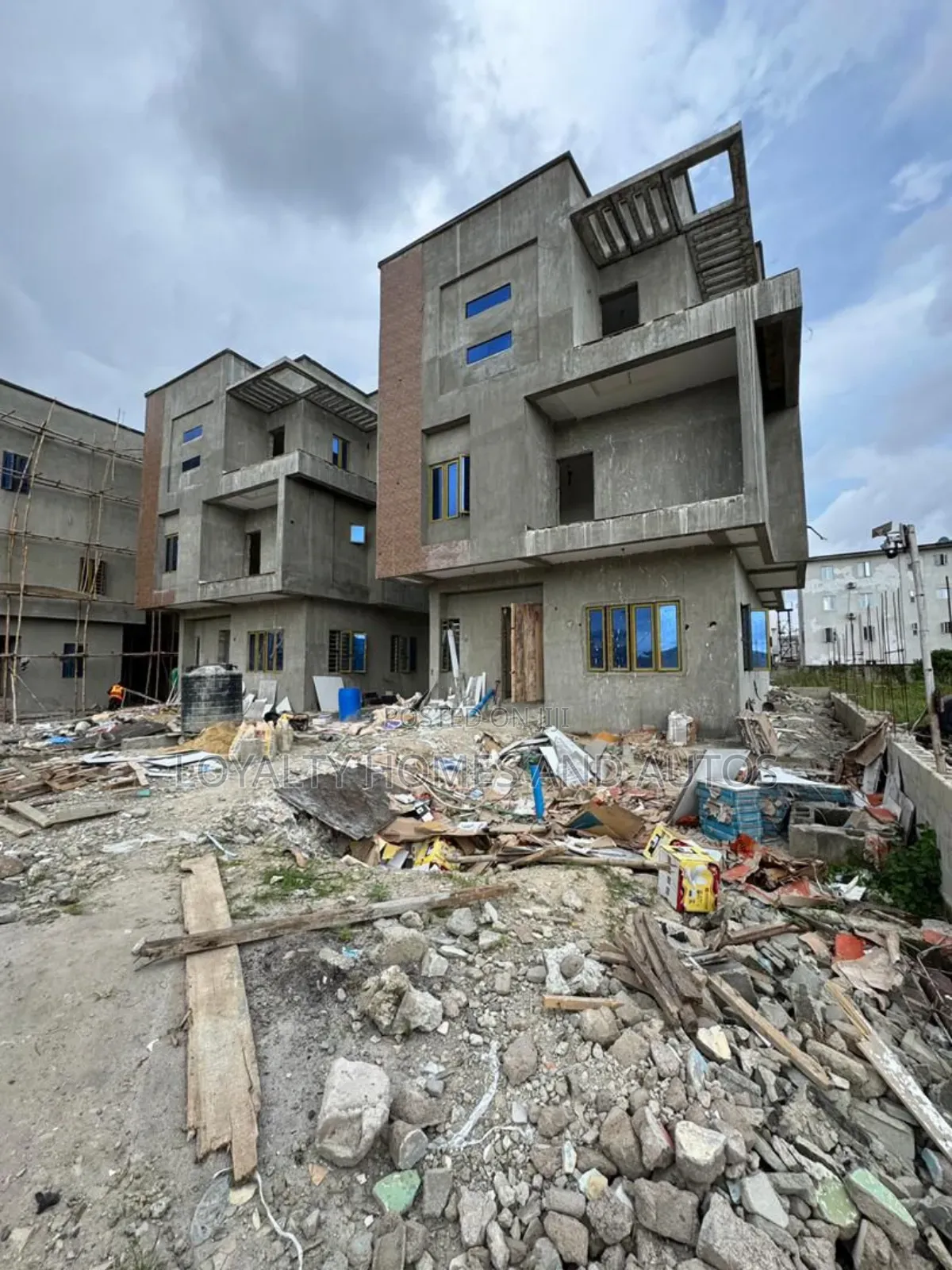 Furnished 5bdrm Duplex in Surulere for sale in Surulere